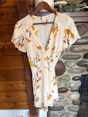 Gentle Fawn Floral Wrap Mini Dress XS Flutter Sleeve Cream